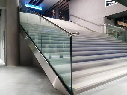 All-glass railing for O2 Universum