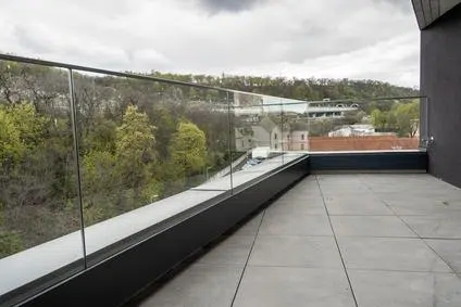 All-glass railing for Residence U Sluncové