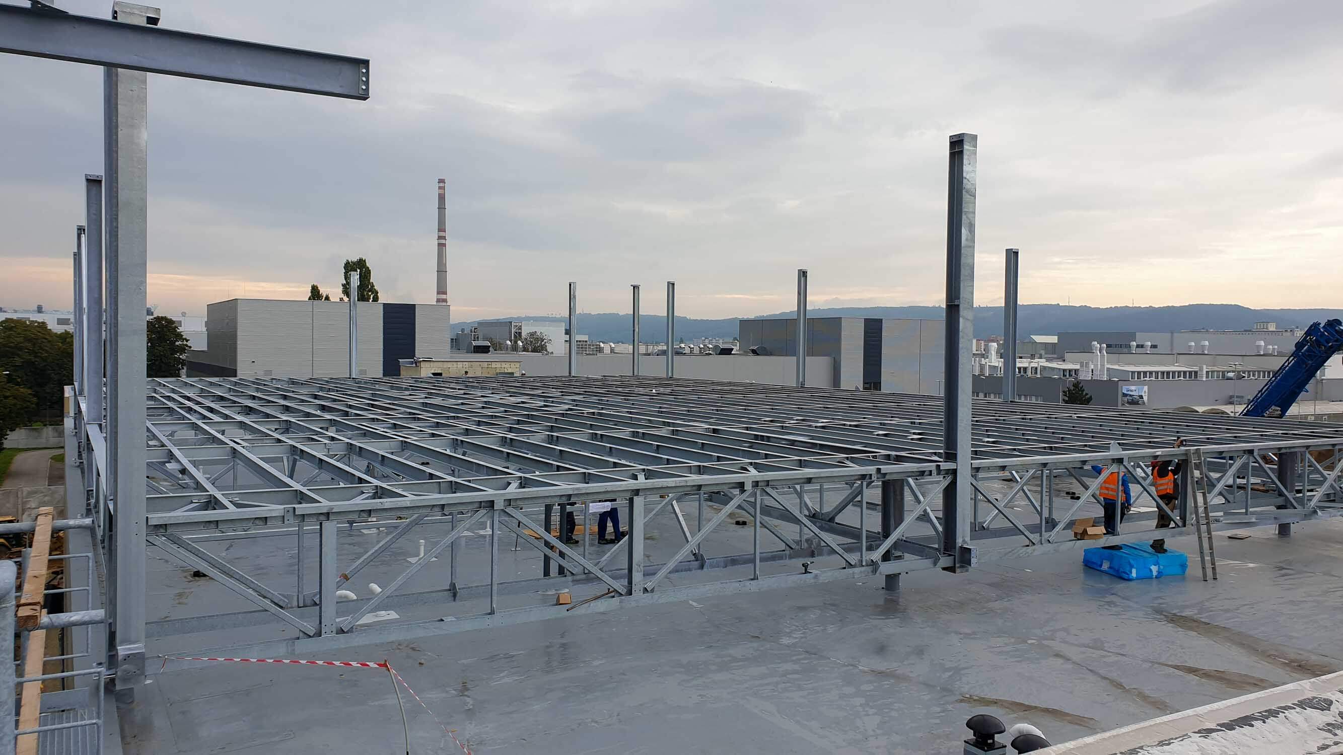 Dodali jsme přes 280 tun ocelových konstrukcí na výstavbu nové budovy Centrální kuchyně v areálu Škoda Auto.